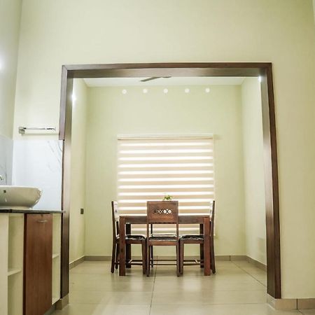 Zennova Furnished Apartment アーラップーザ県 エクステリア 写真