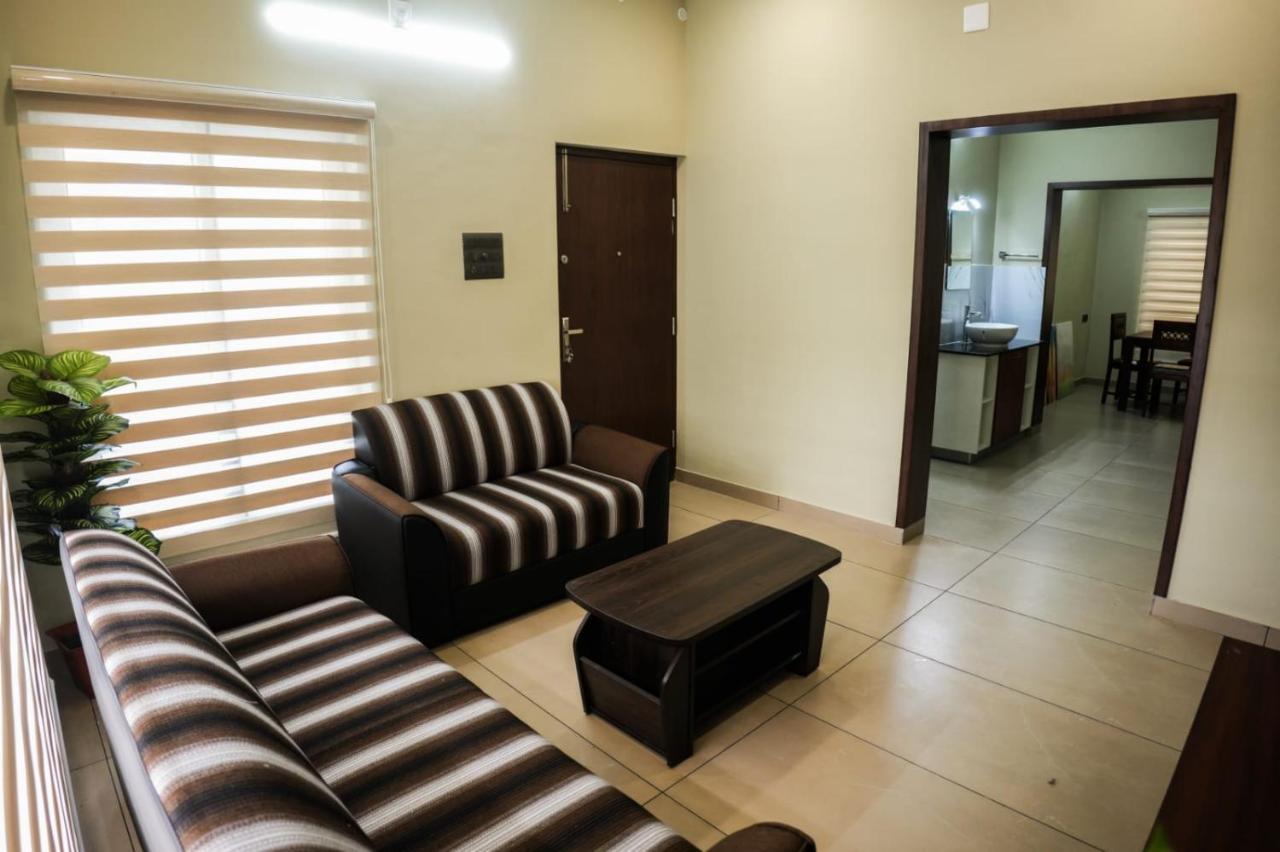 Zennova Furnished Apartment アーラップーザ県 エクステリア 写真