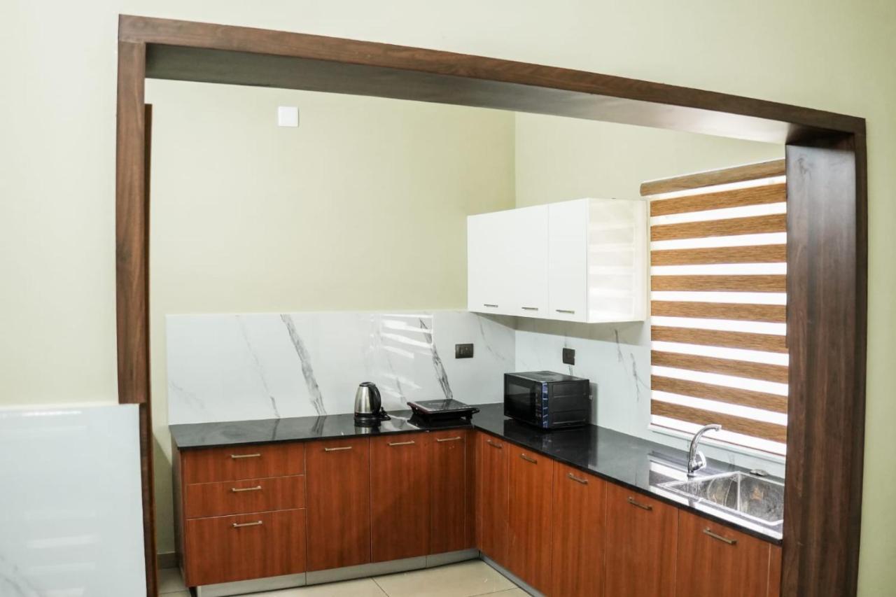 Zennova Furnished Apartment アーラップーザ県 エクステリア 写真