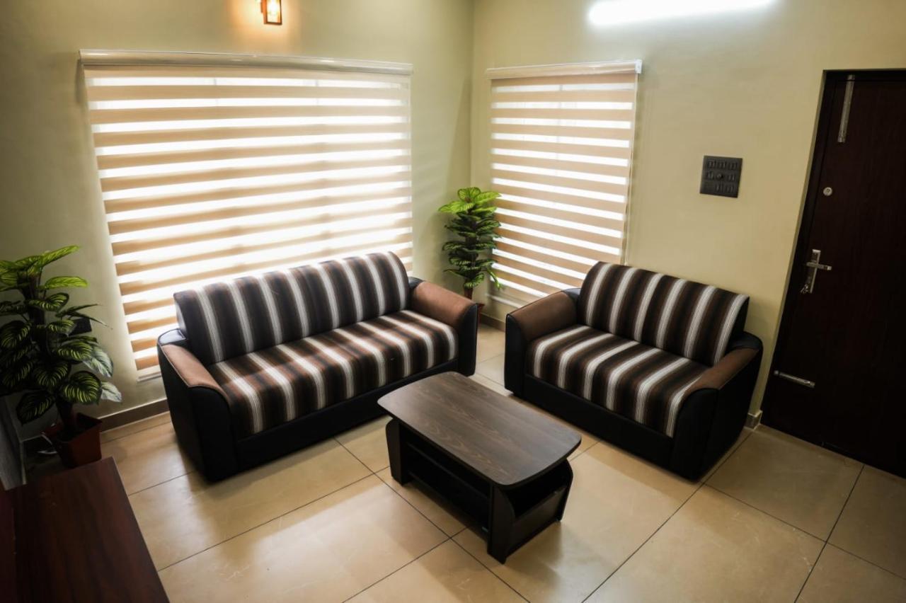 Zennova Furnished Apartment アーラップーザ県 エクステリア 写真
