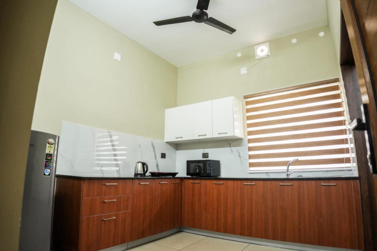 Zennova Furnished Apartment アーラップーザ県 エクステリア 写真