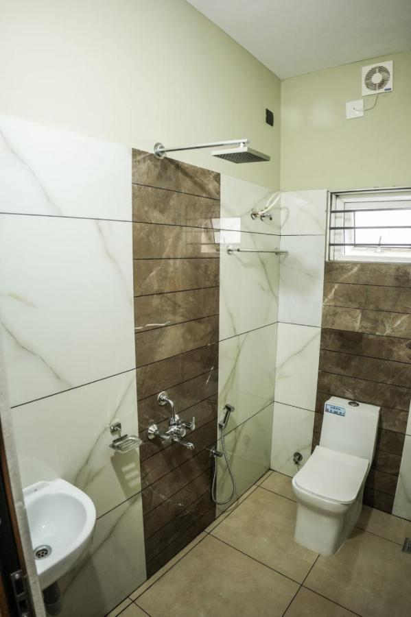 Zennova Furnished Apartment アーラップーザ県 エクステリア 写真